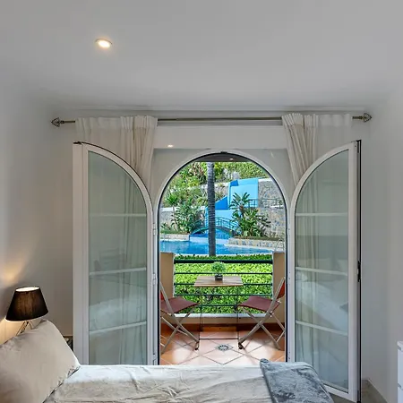 Recently Refurbished 2br Flat Pool In Puerto Banus
