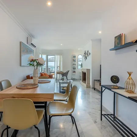Recently Refurbished 2br Flat Pool In Puerto Banus *